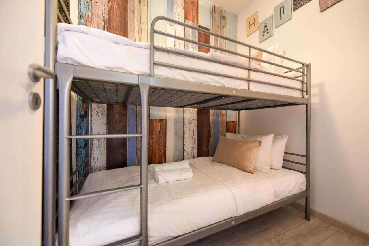 Discover Comfort: Charming & Spacious Apartment In The Old Town บูคาเรสต์ ภายนอก รูปภาพ