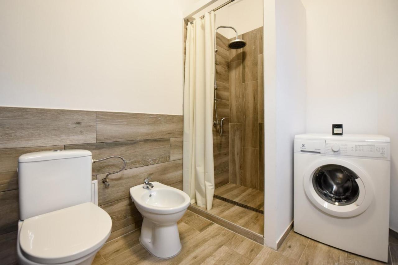 Discover Comfort: Charming & Spacious Apartment In The Old Town บูคาเรสต์ ภายนอก รูปภาพ